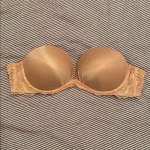 Nude strapless push-up bra